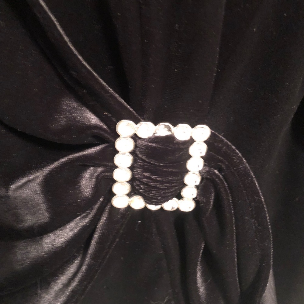 Gorgeous Black Velvet Top/High-Quality Rhinestone. Black Satin Collar/Cuffs - Picture 2 of 4